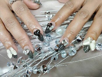 タマ(TAMA)の写真/\選ぶ楽しさ無限大★/定番・トレンド・ギラギラ系も大歓迎!自分だけの輝くネイルでテンションもUP♪