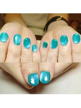 マニエネイル(mani e nail)/輝くBlueGreenマグネット/育爪