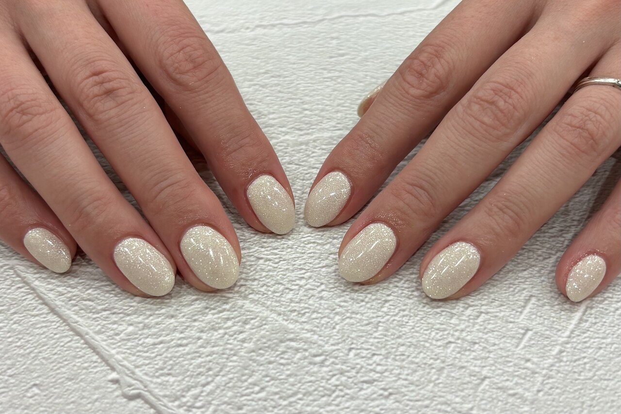 2026年冬トレンド】ホワイト ワンカラーのネイルデザイン集｜人気順