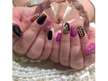 エスフィーネイルサロン リシェル(Esfy nailsalon Richer)/スタッズネイル