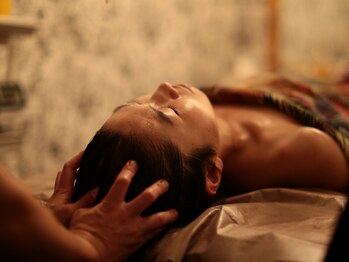サロン ド オージャス(salon de ojas)の写真/【完全個室】シロダーラ、ドライヘッドスパ等幅広いメニューを取り扱い♪不眠/頭痛/眼精疲労/髪のお悩みに!
