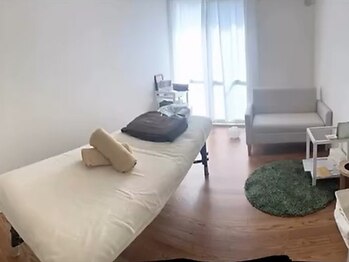 睡眠の質改善サロンAnge【もみほぐし/よもぎ蒸し/ヘッドスパ/脱毛/エステ】の写真/メンズも歓迎の個室サロンで心身をリセット♪10時~23時営業&無料駐車場完備でお仕事帰りでも通いやすい☆