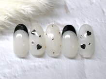 アヤ(AYA)/黒フレンチハートネイル