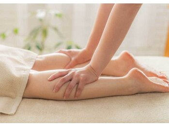 ティヨール イオンモールCeeU Yokohama店(TILLEUL)/パンパンに浮腫んだ足を解消!