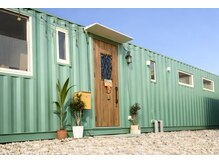 リノ バイ アリア(Lino by Aria)の雰囲気（美容院とクッキー屋さんの間のグリーンのコンテナです♪）