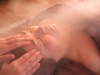ハウオリ カイロビューティーサロン(hauoli)の写真/【頑張る自分に最高のご褒美を】本格カイロ×癒しの空間。日頃の疲れをリセットして、心も体も軽やかに♪