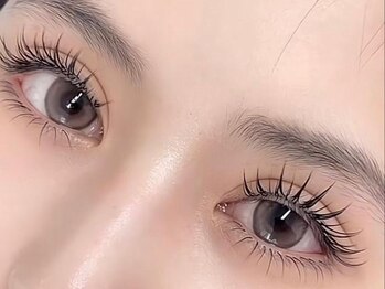 グリッター(glitter)の写真/【駅チカ】20代～70代までの幅広い年齢層の方がご来店されております◎どの世代の誰もが羨む愛されeyeへ♪