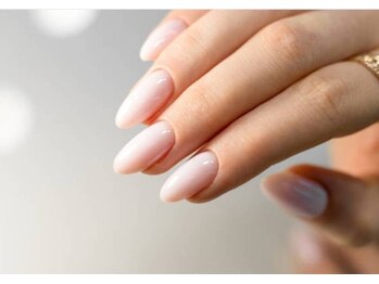 きしの美容整体院の写真/≪派手すぎない上品ネイルが得意≫肌なじみ◎上品シンプルネイルで毎日をもっときれいに♪大人女性に人気☆