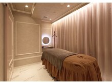 ナルシス(Narcissus)の雰囲気（完全個室のプライベート空間♪3部屋ございます）