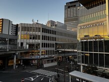 巻き爪補正店 枚方店の雰囲気（京阪枚方市駅とT-SITEの間にあるビルです）