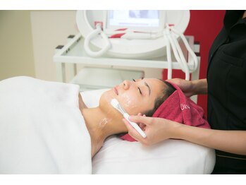 パーフェクトフェイスビューティー 梅田店(PERFECT FACE BEAUTY)/弾力のある引き締まった肌に導く
