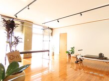 鏡川沿いの日当たりの良いスタジオ。完全プライベート空間