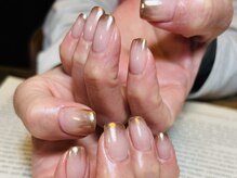 シンリーネイル(sinly nail.)の雰囲気（10本デザインミラーグラデーション）