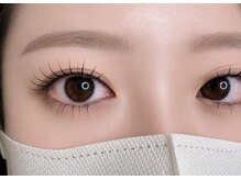 ユニ(Uni)の雰囲気（自まつげを最大限に美しく魅せる、立ち上げカールデザイン）
