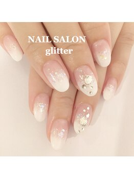 ネイルサロン グリッター(NAIL SALON glitter)/シェルの白グラデーションネイル