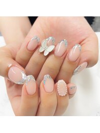 ガラスフレンチ×蝶々ネイル