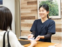 浦和のあ鍼灸整骨院/受付でご予約の確認を致します