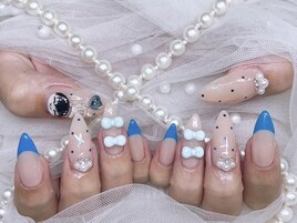 痛ネイル　フレンチ　ドット　冬