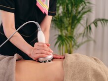 8種の最新痩身マシン等からお客様にオーダーメイドでアプローチ