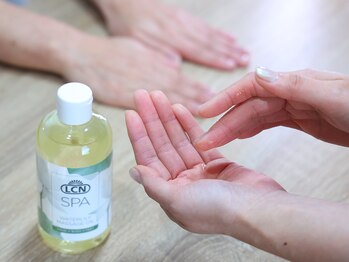 シッカネイル(sicca nail)/手順2 オイルトリートメント