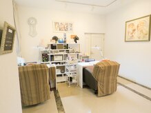 アールイーエム(R.E.M)/女性用ネイルルーム