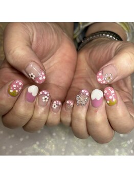 トータルサロン 白べぇーっ プラス/いちごネイル♪