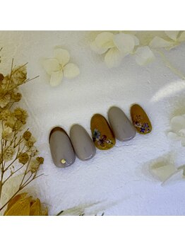 ネイル バズ(NAIL BUZZ)/初回ソフトジェルオフ込6800円