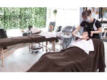 トム トム/メンズのヒゲ脱毛てす