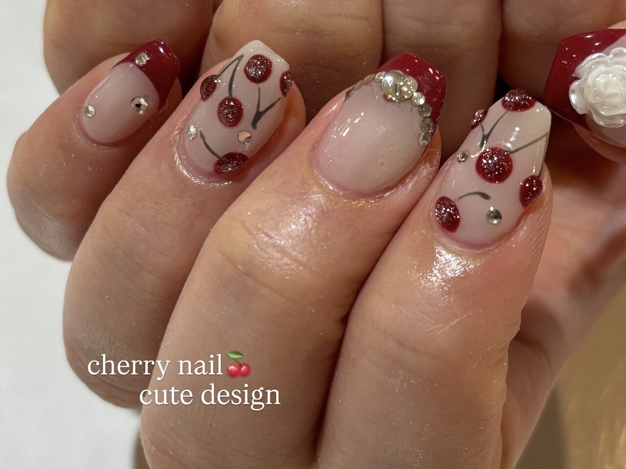 2026年冬トレンド】ボルドー フレンチ ハンドのネイルデザイン集｜人気