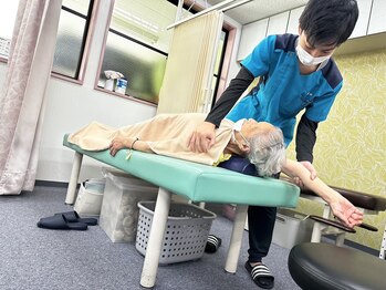 のりさだ整骨院 八幡駅前院/猫背矯正