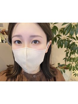 ナチュラル上品な目元にしたい