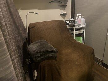 目の美容院 ランドマークプラザサロン/施術部屋の風景