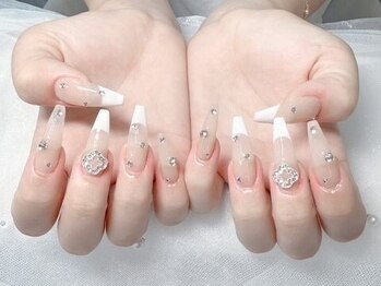 Ruby Nail&Beauty Spaの写真/1本300円で理想の長さに!チップを用いた長さ出しで指先をより美しく☆特別な日の装いを指先から彩ります♪