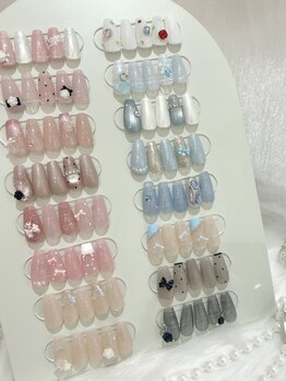 ラビィ 福岡天神大名店(Raviy)の写真/【初めての方にもオススメ★Raviy人気の定額ネイル】迷ったらコレ!あなたの好きが見つかる豊富なデザイン♪