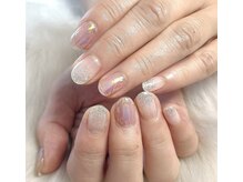 モモ(Momo)/オーロラキラキラネイル