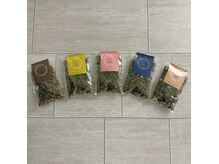 温活よもぎ蒸しサロン 蒸す。の雰囲気（漢方×沖縄県産無農薬のよもぎ　5種類♪）