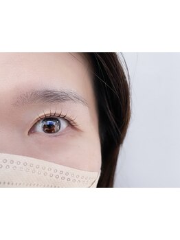 ナチュラル上品な目元にしたい