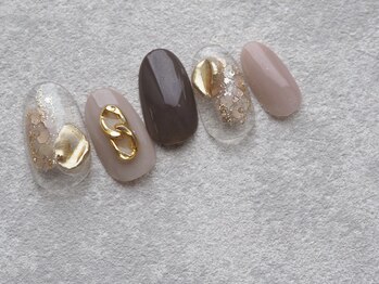 カトルナフ(quatre fois neuf)/乳白色ピンクのアートネイル