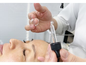 デアルーチェ(DEA LUCE)の写真/【しみシワ改善！】高濃度☆純粋レチノールピーリングで肌質改善☆年齢によるお悩み解消フェイシャル