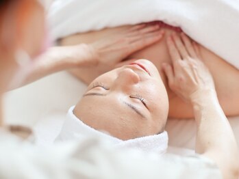 ラディアントミューズ(RadiantMuse)の写真/【圧倒的知識×凄腕ハンド】一人ひとりに合わせた最適アプローチで、自分史上最小の小顔＆至福の休息を。