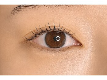 ラヴィアスプラス(LAVIAS+)の写真/まつ毛のダメージを最小限にする商材を使用してます。毎朝のメイクも快適に！