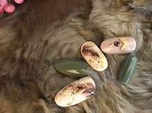 ネイルサロン ジュネイル(NAIL SALON JUNAIL)/フェザー×カーキ