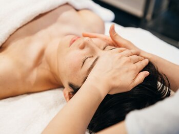 オリナサツキ(OlinaSatsuki)の写真/【たるみケアも小顔も諦めない◇受けた方しかわからない美顔小顔矯正！ソフトなタッチの施術で肌負担ゼロ】