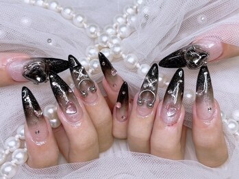 アリーズ(Allies)/黒グラ 強め ピアス 持ち込み