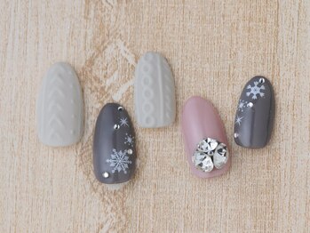 クリスタル(Crystal)の写真/日常使いにもokな可愛いデザインを◎指先を見る度に嬉しくなる、洗練された大人可愛い見惚れる指先へ♪