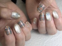 バーガンディ 鶴田(BURGUNDY)/チェック×リボンネイル