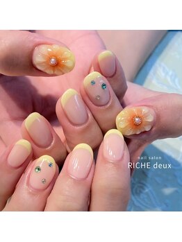 リッシュ ドゥ(RICHE deux)/フレンチネイル×ひまわりネイル