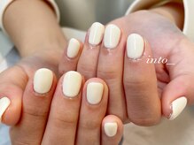 ネイルサロン イントゥ(into_)/ワンカラー　ホワイト　ちゅるん