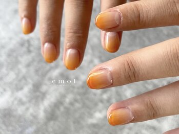 エモット(emot)/グラデーションネイル