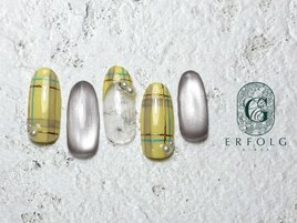イエロー×チェックネイル